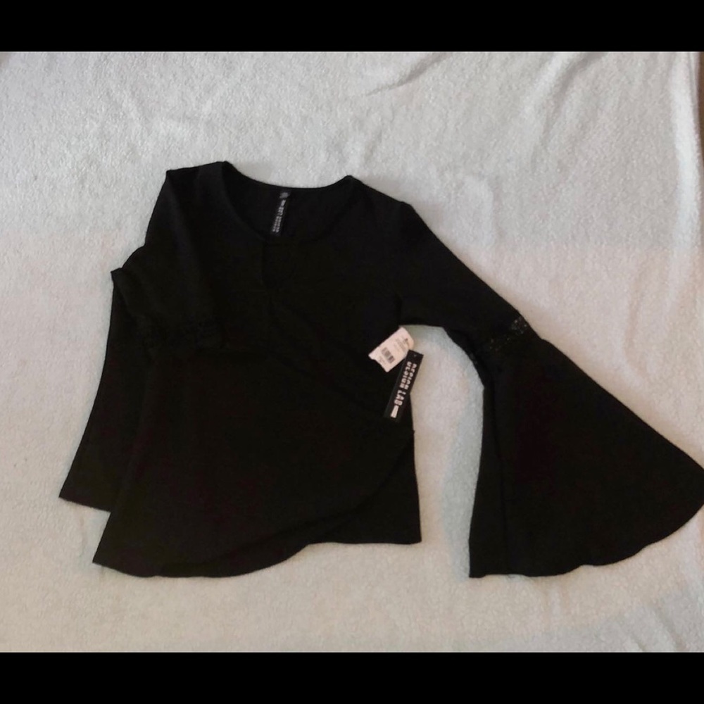 NEW* Medium Lace Bell Sleeved Top